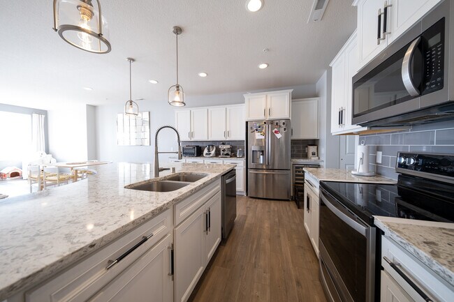 Building Photo - 756 Stonegate Rd