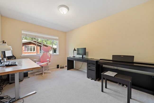 Building Photo - 3Bd/2.5Ba Kirkland Townhouse