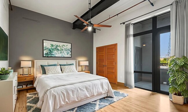 Building Photo - Luxury Old Town Loft in the Prestigious Magnolia Building