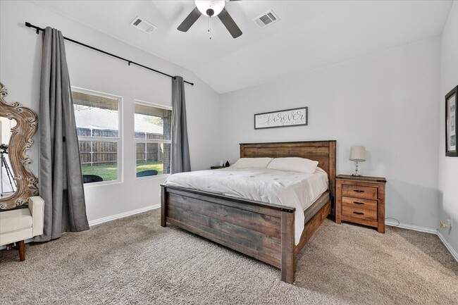 Building Photo - 210 Briarwood Ln