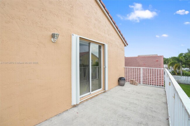 Building Photo - 18405 NW 9th Ct