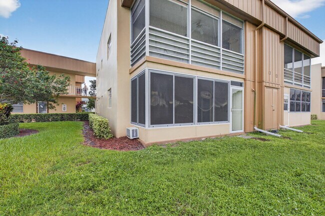 Building Photo - 447 Flanders I