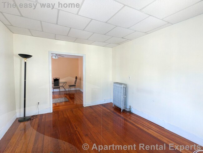 Building Photo - Davis Square 3BR - 8 Mins to T - Dishwasher