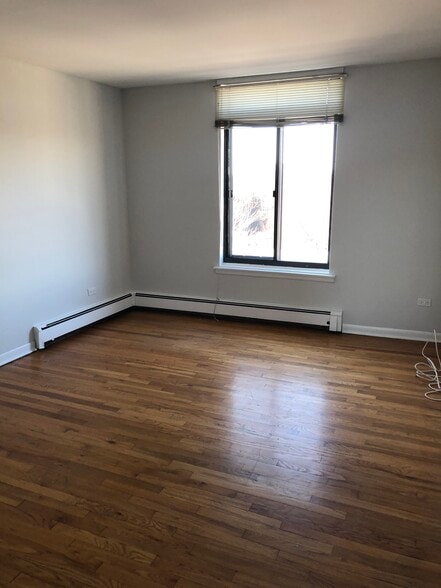 Bedroom - 1750 N Mohawk St