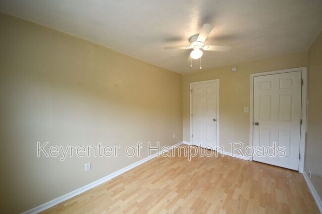 Building Photo - 5321 Bayside Rd