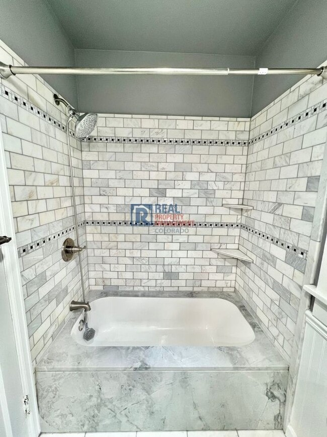 Building Photo - 594 S Ogden St