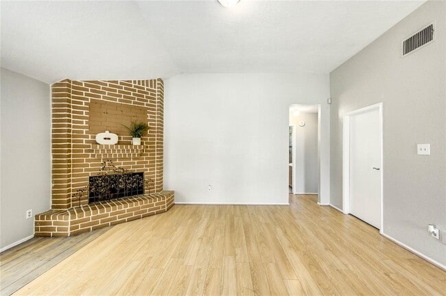 Building Photo - 5207 Beaverhill Dr