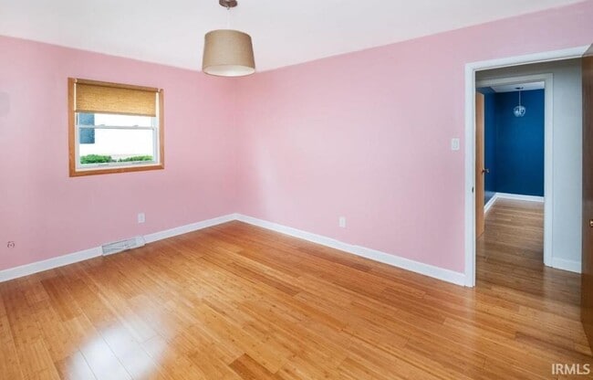 Building Photo - 1416 E Clairmont Pl