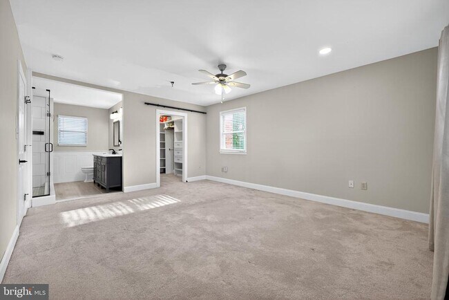 Building Photo - 335 Connecticut Ave