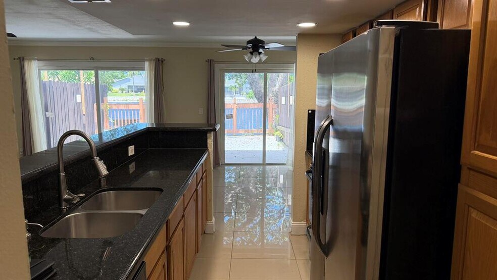 Building Photo - 1114 NW 79th Dr