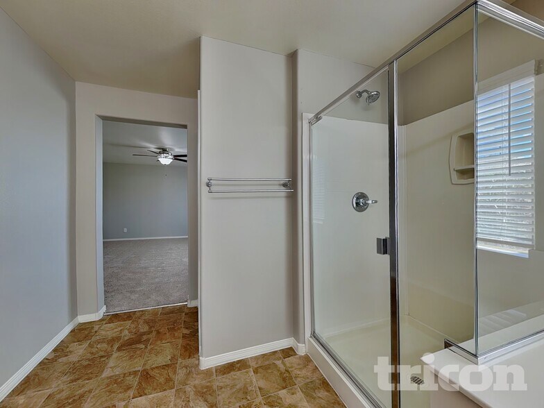 Building Photo - 10613 Sand Mountain Ave