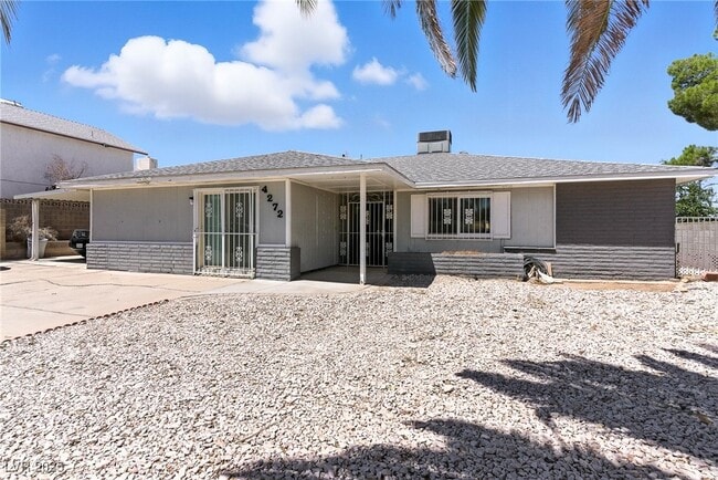 Primary Photo - 4272 E Russell Rd