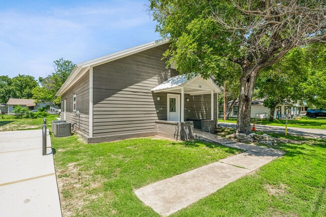 Building Photo - 778 N Belknap St