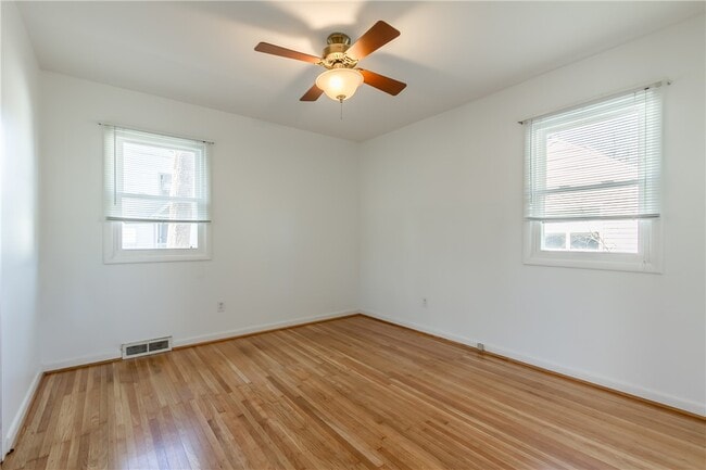 Building Photo - 270 Ashbourne Rd