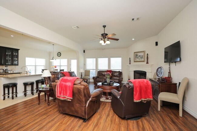 Building Photo - 23310 Parkway Lakes Ln