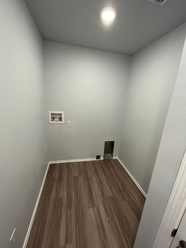 Building Photo - Cute Duplex in North Lubbock