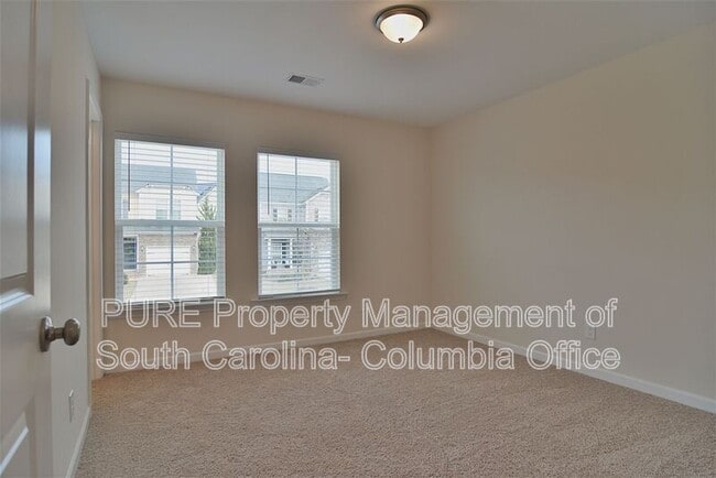 Building Photo - 215 Northwood St