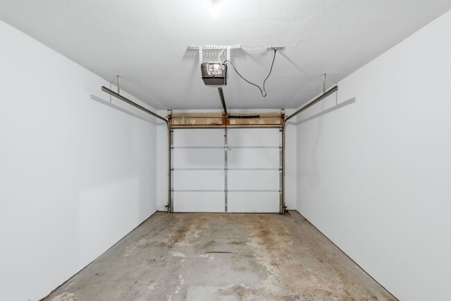 Building Photo - 2412-2414 Calder Ct.