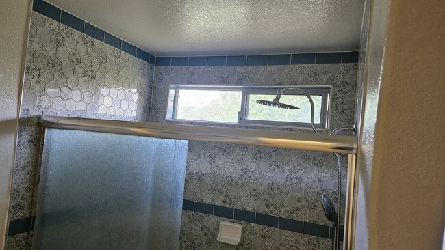 Building Photo - Three Bedroom Two Bath home, Available now...