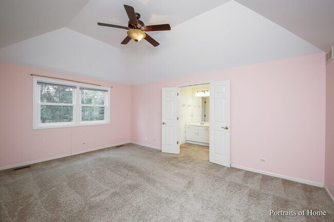 Building Photo - 2755 Newport Dr