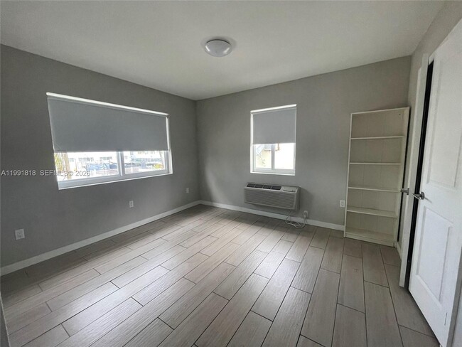 Building Photo - 625 77th St