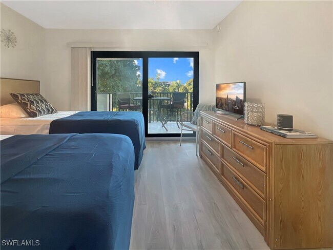 Building Photo - 600 Neapolitan Way