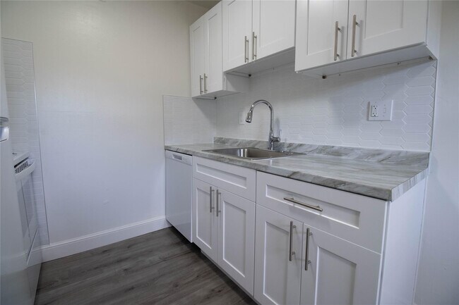 Building Photo - 1507 Argyle Dr