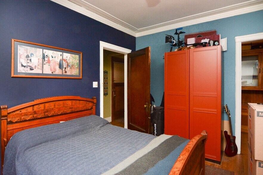 Building Photo - 1434 W Rosemont Ave