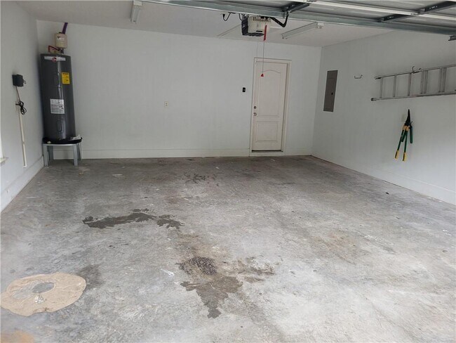 Building Photo - 217 Bridgewater Cir