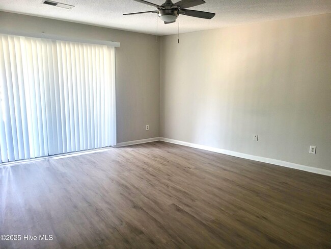 Building Photo - 138 Mallard Cove