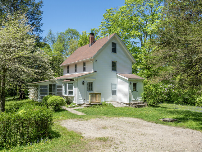 Building Photo - 209 Peaceable St