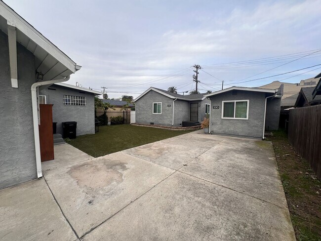 Building Photo - LIME 1010-1016