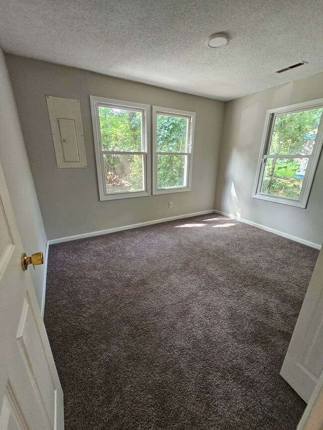 Building Photo - Move-In Ready 4BR Home in Rapidly Growing ...