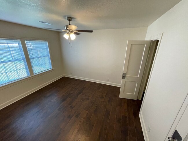 Building Photo - 1013 S 25th St