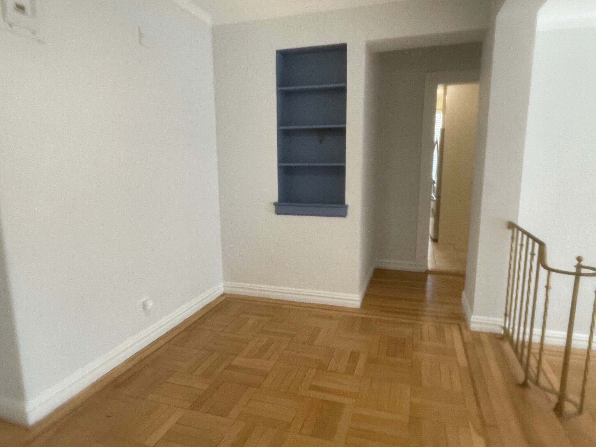 Building Photo - 210 Martine Ave