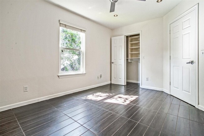 Building Photo - 9127 Valley Chapel Ln