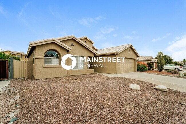 Building Photo - 6730 W Nueva Vista Dr