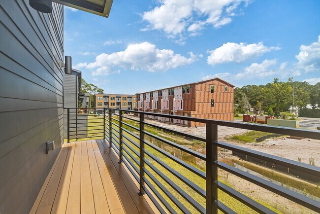 Building Photo - 125 Blue Eden Lp