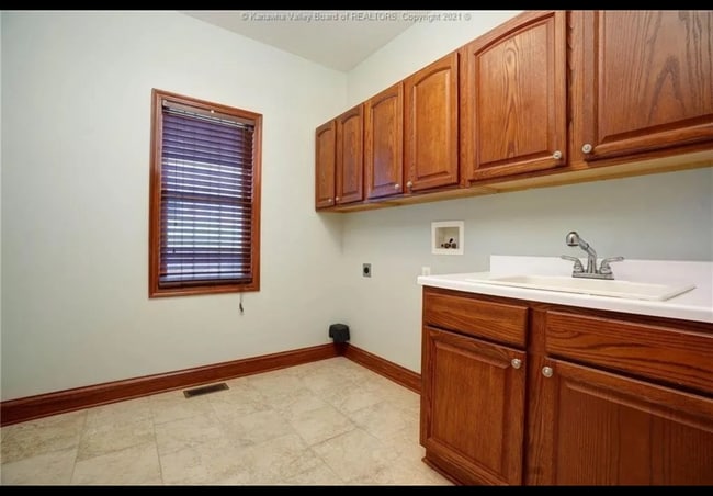Building Photo - 152 Crestridge Dr