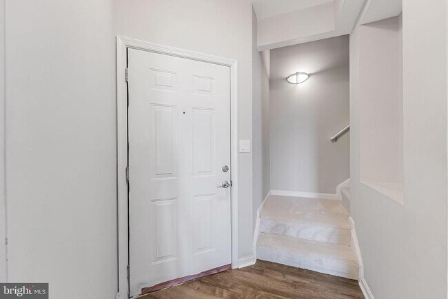 Building Photo - 20451 Chesapeake Square