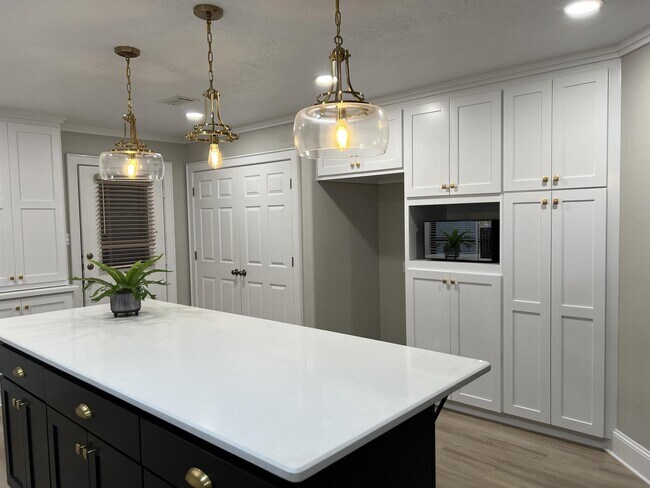 Building Photo - 4908 Spearman Dr