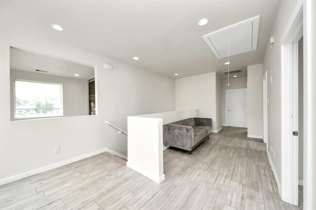 Building Photo - 4228 Bellfort Ave