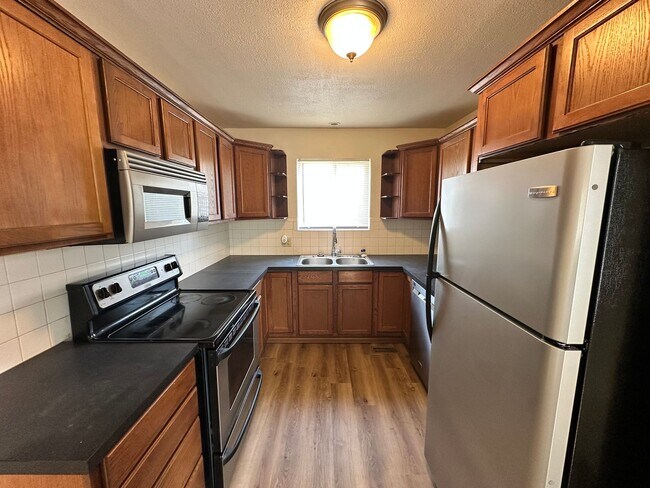 Building Photo - Versatile 3-bedroom, 1.5-bath Home Available in OKC!