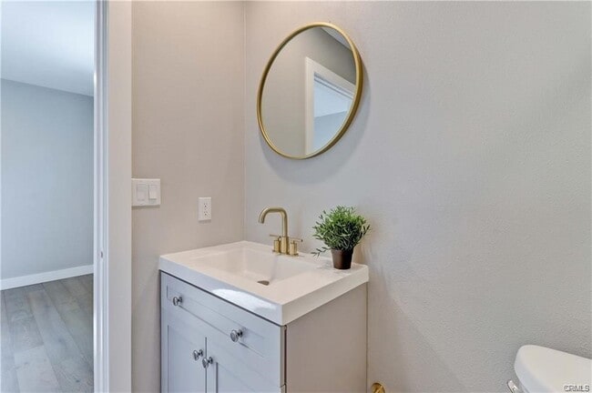 Building Photo - 409 Olive St