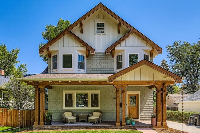 Building Photo - Idyllic Downtown Longmont 5-BDR Retreat