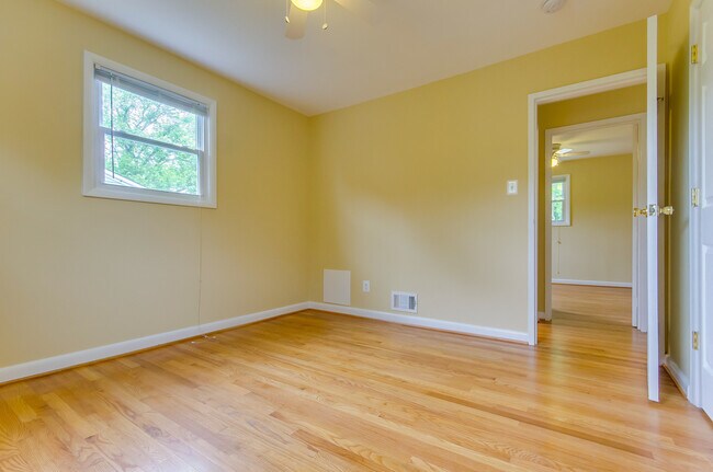 Building Photo - 11705 Ashley Dr