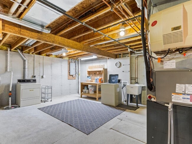 Building Photo - 6306 Vicksburg Rd