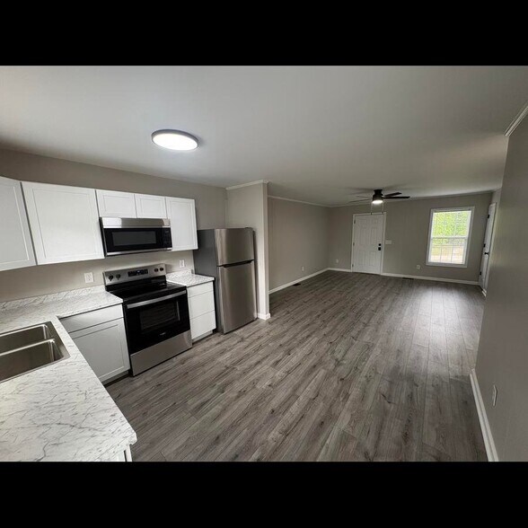 Building Photo - 5508 Wrenn Dr