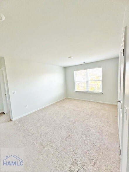 Building Photo - 163 Hogan Dr