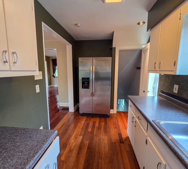 Building Photo - 961 Sunglow St